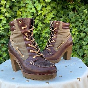 SPERRY Heeled Duck Boots with gold detail